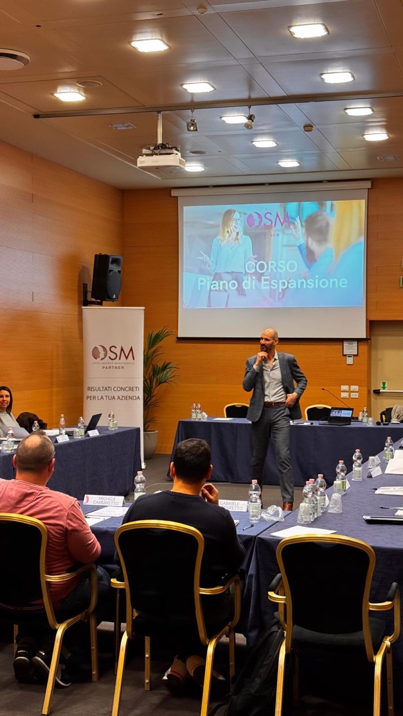 Incontro OSM Kairos con imprenditori in sala