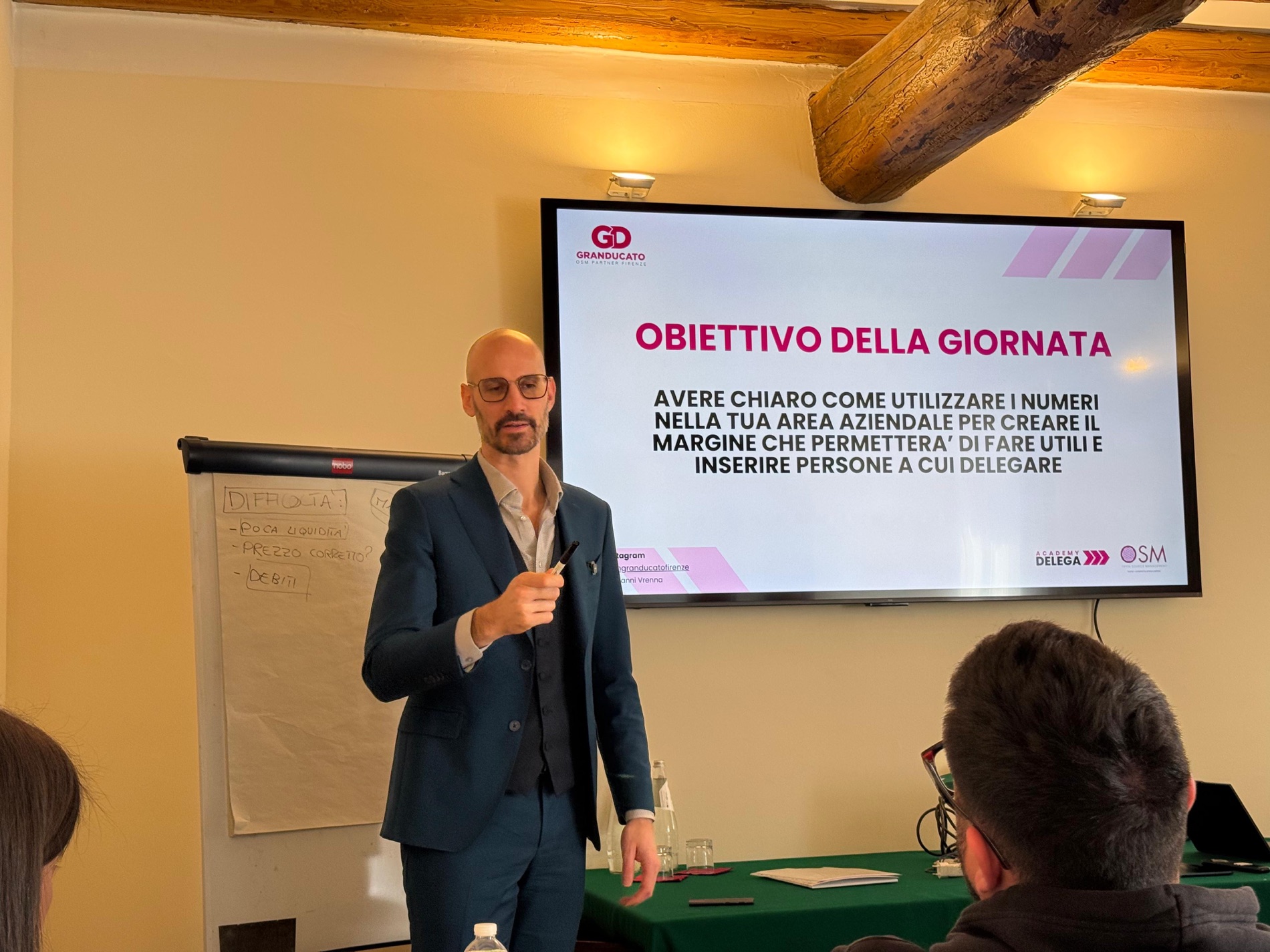 Michele Vitali durante un incontro OSM Kairos con imprenditori